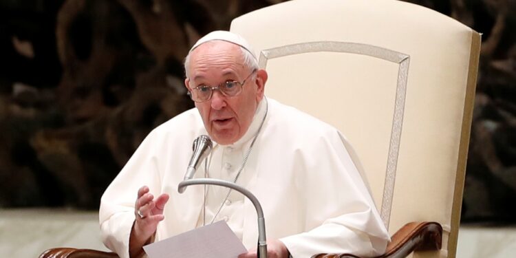 Papa Francisco apoya uniones civiles entre personas del mismo sexo