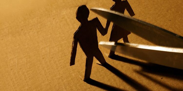 Aumentan los divorcios y disminuyen los matrimonios en México