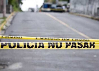 Abandonan feto en baño de centro comercial