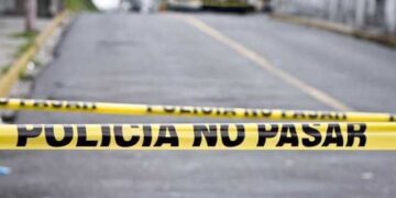 Abandonan feto en baño de centro comercial