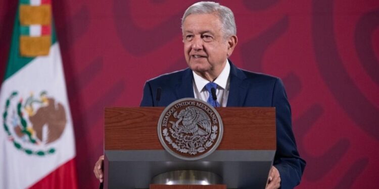 Calderón pagó 13 mdd a empresa ligada a García Luna por curso de hora y media