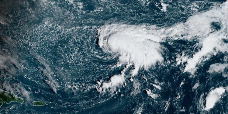 Se forma tormenta tropical Epsilon en el Atlántico Central, aquí su trayectoria