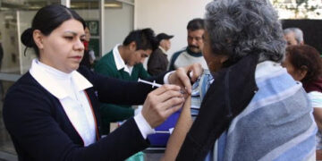 IMSS iniciará el lunes vacunación contra la influenza estacional