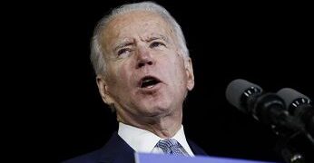 Biden aventaja por 34 puntos a Trump entre votantes latinos, según Pew
