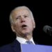 Biden aventaja por 34 puntos a Trump entre votantes latinos, según Pew