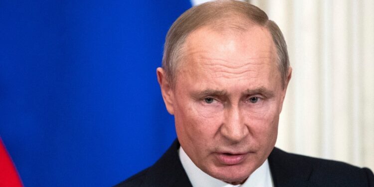Rusia aprueba segunda vacuna contra covid-19, anuncia Putin