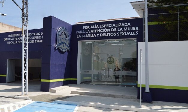 Vinculación a proceso a 2 por extraer a una menor