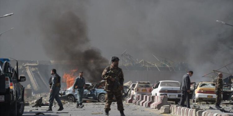 Ataque en centro de Kabul deja al menos 8 muertos