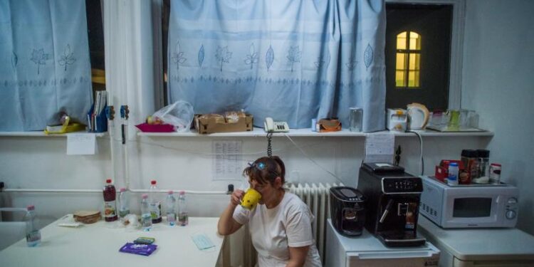 Hungría registra nuevo récord de muertes por coronavirus