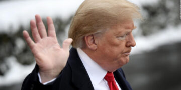 Biden ‘ganó’, Trump culpa a teorías de la conspiración
