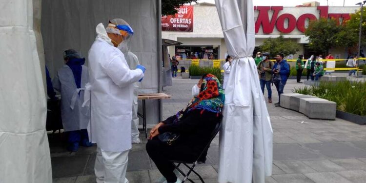 Primer día de pruebas rápidas en CdMx aglomera más de 2 mil personas