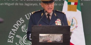 Cienfuegos llega a México y queda en libertad