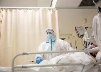 Hospitales de Italia podrían estar al borde del colapso por COVID-19