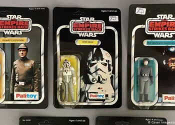 Pareja encuentra figuras de Star Wars en la basura y hacen venta millonaria