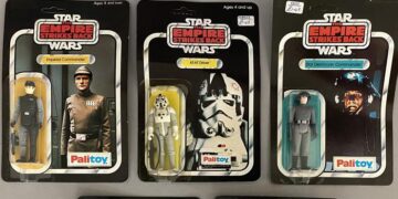 Pareja encuentra figuras de Star Wars en la basura y hacen venta millonaria