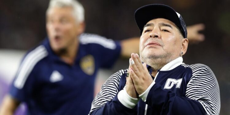 Operan con éxito a Maradona por  hematoma subdural