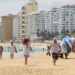 Cientos de turistas llegan a Acapulco para pasar último puente del año