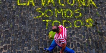 Pronostican vacunar contra COVID-19 a 10 millones de mexicanos al mes