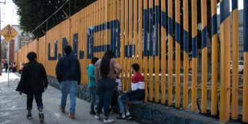 Encapuchados toman instalaciones de Prepa 9 de la UNAM