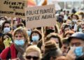 Miles protestan en Francia contra proyecto de ley que prohíbe grabar a policías