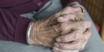 En 2021 aumentará pensión para niños con discapacidad y adultos mayores