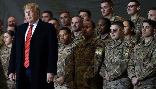 Trump ordena reducir fuerzas de Irak y Afganistán