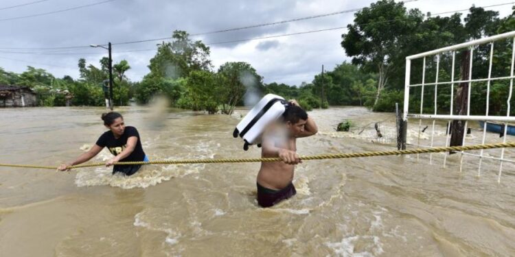 España dona a México 300 mil dólares para damnificados por Eta en Chiapas y Tabasco