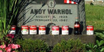 Las tumbas de Andy Warhol y Botticelli