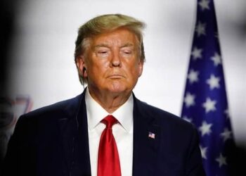 Trump piensa crear su propio canal de televisión; acciones de Fox caen