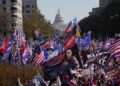 Trump deleita a seguidores durante protesta de apoyo