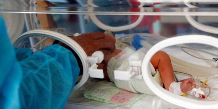 Fallece bebé Lázaro que por error fue enviado a la morgue del IMSS