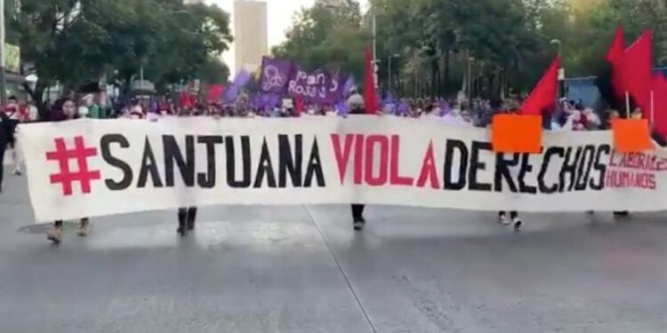 Feministas marchan en la CDMX por el Día Internacional de la Eliminación de la Violencia contra la Mujer