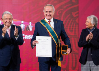 Entregan a Jesús Seade condecoración Miguel Hidalgo por renegociación de T-MEC