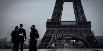 Desmantelan en Francia red que expedía certificados falsos de COVID-19