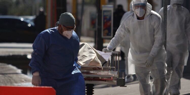 México suma 92 mil 593 muertes y 938 mil 405 casos de COVID-19