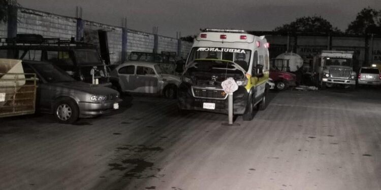 Hallan cuerpo dentro de camión de valores en NL