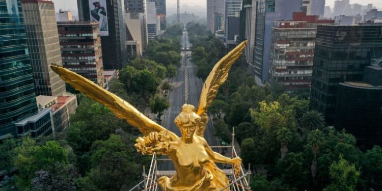 Fitch Ratings ratifica calificación de México que se mantiene en BBB