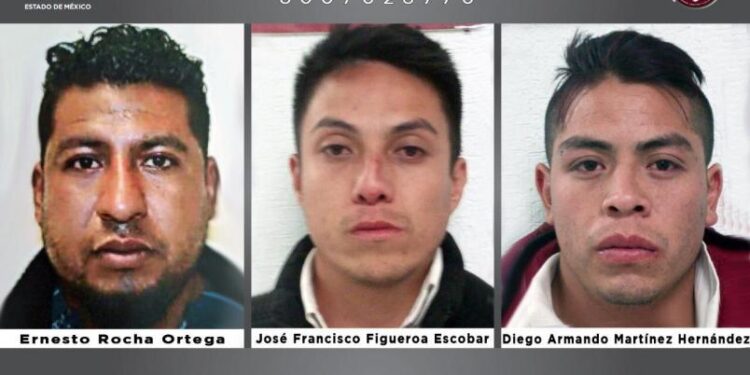 Violan y secuestran a pasajera de taxi en Edomex
