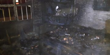 Veladora de altar de muertos provoca incendio
