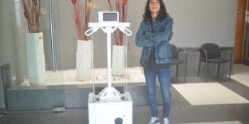 Estudiante mexicano crea dispositivo desinfectante equipado con luz UV