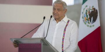 AMLO suspende gira en Nayarit y Sinaloa debido a inundaciones en Tabasco