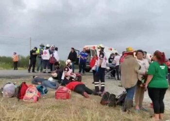 Mueren en accidente dos manifestantes de Frenaa; reportan 21 heridos