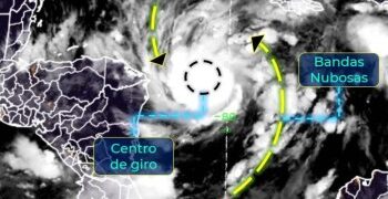 Eta se vuelve a convertir en huracán rumbo a EEUU