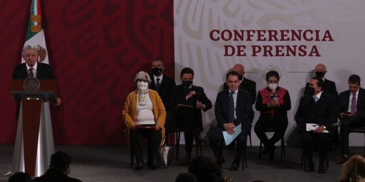 Que Videgaray muestre disposición para declarar: AMLO