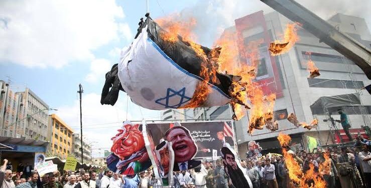 Periódico de Irán llama a lanzar ataque contra Israel