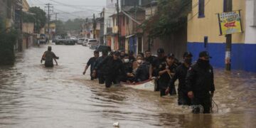 Incomunicadas y bajo el agua comunidades en Chiapas