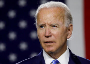 Biden se concentra en Covid y Trump en darle vuelta a elección