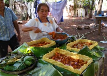 Pibipollo, un platillo tradicional del Campeche maya para el Día de Muertos