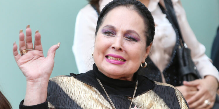 Reportan la muerte de Flor Silvestre a los 90 años