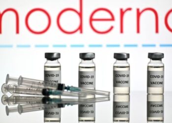 Vacuna covid de Moderna reporta eficacia del 100%